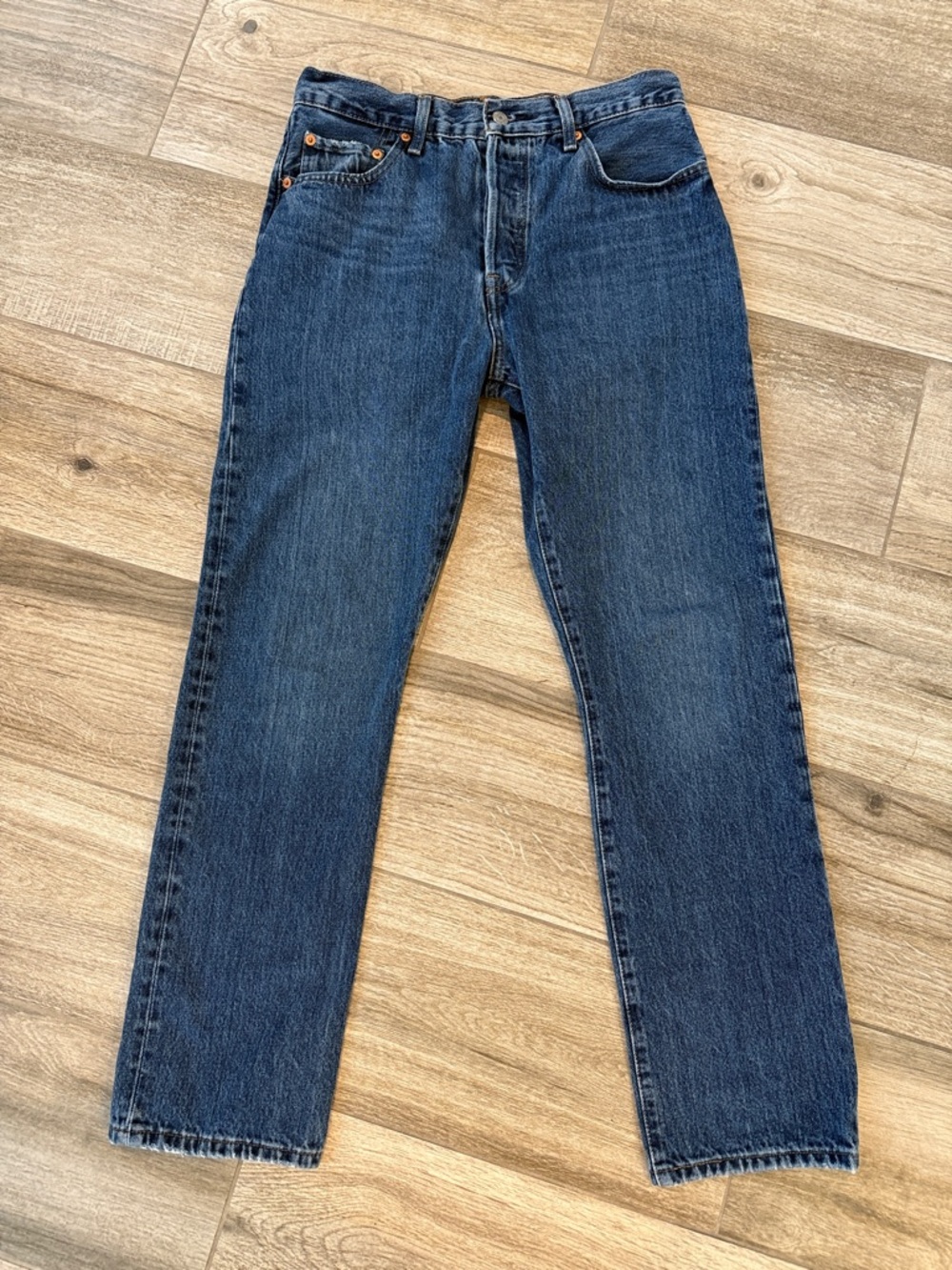 Levi's 501 Button Fly Medium Wash Women’s Straight Jeans Size 29x30” 11.5” Rise